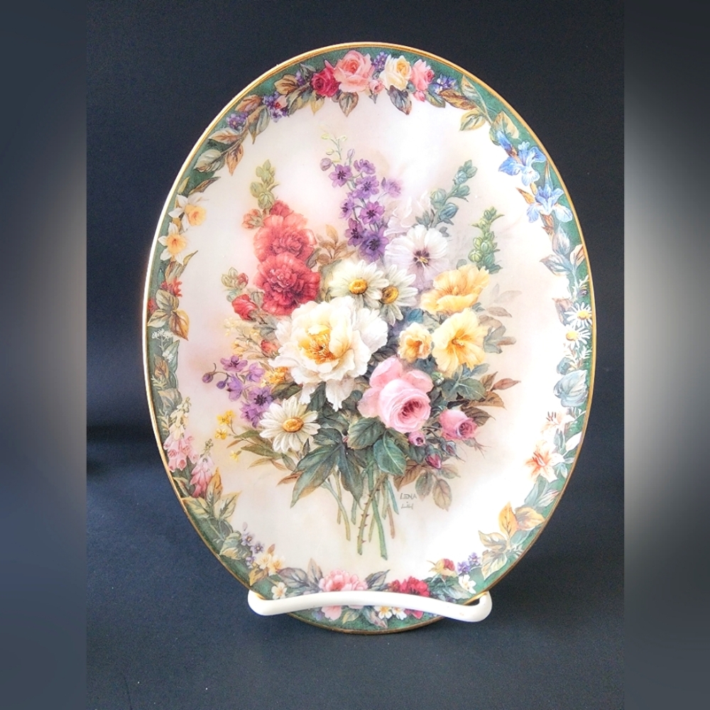 Vintage Lena Liu Remembrance Floral Cameos Decorative Wall Plate 1996